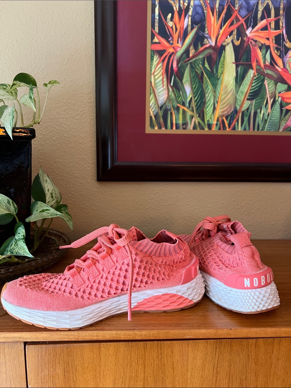 NOBULL Coral Knit Running Shoes 8 womenโs EUC